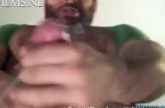 Domme macho gespierde gast is de hit van het gay cammen